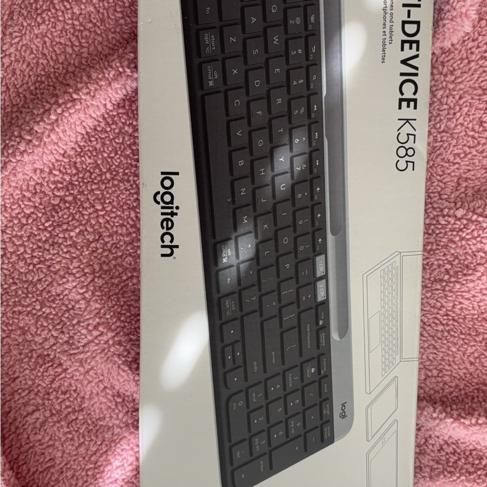 Logitech Wireless Keyboard K585 - Picture 4 of 5